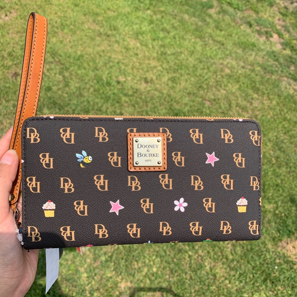 SOLD ON Ⓜ️ NWT Dooney & Bourke Gretta Novelty